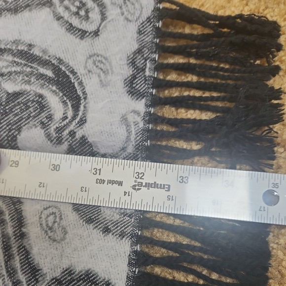 Charming Charlie Lightweight Paisley Boho Scarf Wrap with Fringe gray Black - Picture 4 of 6